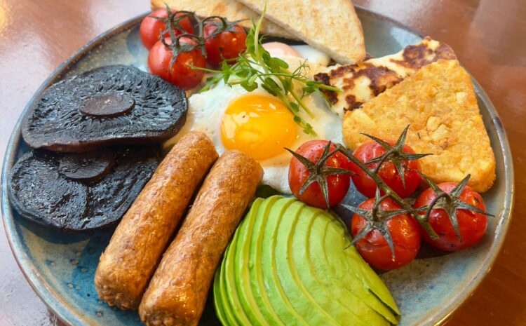  Bare Pantry Cafe: Is Irish Breakfast Stronger than English Breakfast?